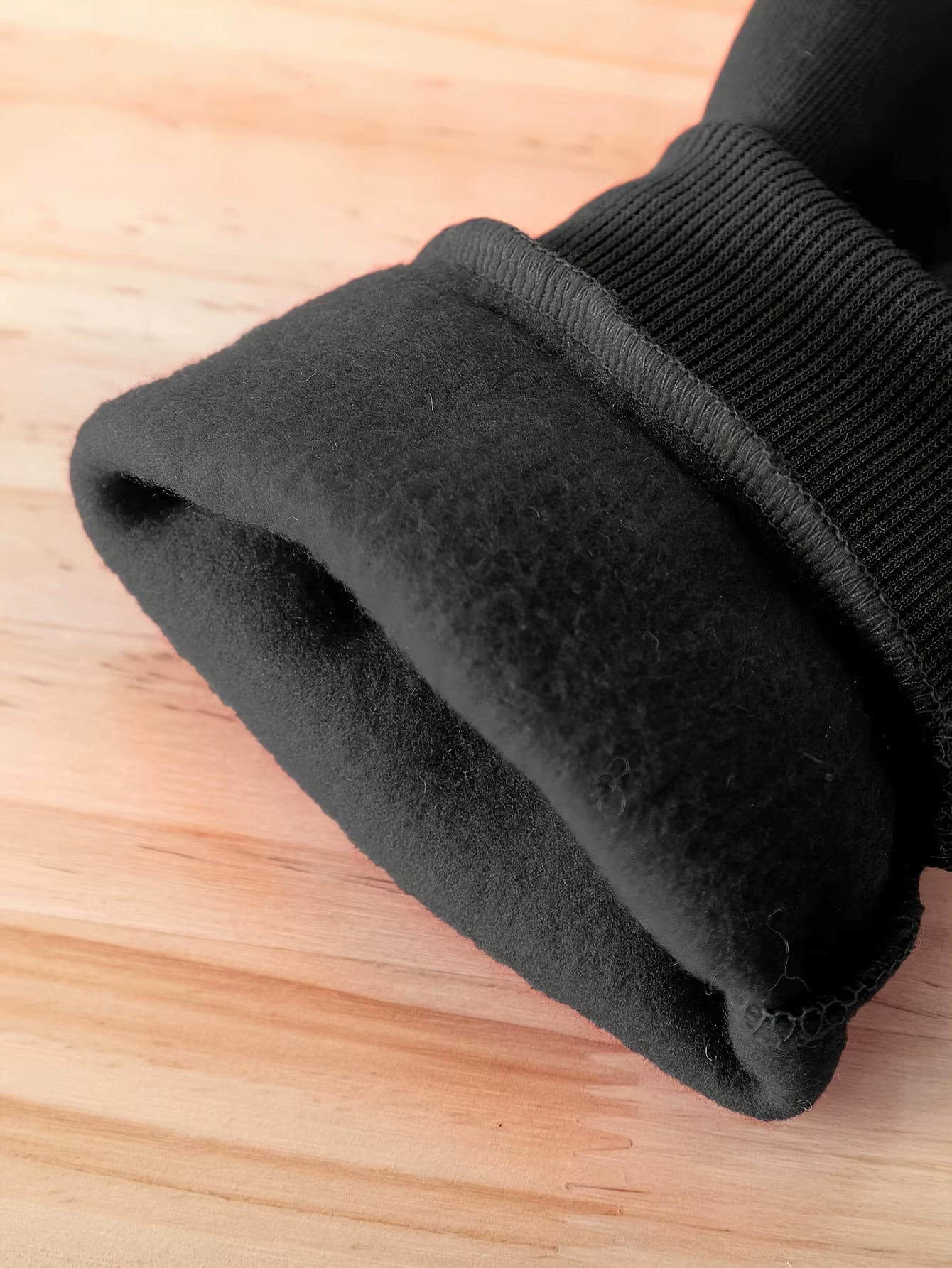 A Two-Piece Cartoon Printed Fleece Hoodie and Long Pants Set for a Newborn Baby Boy in Autumn and Winter